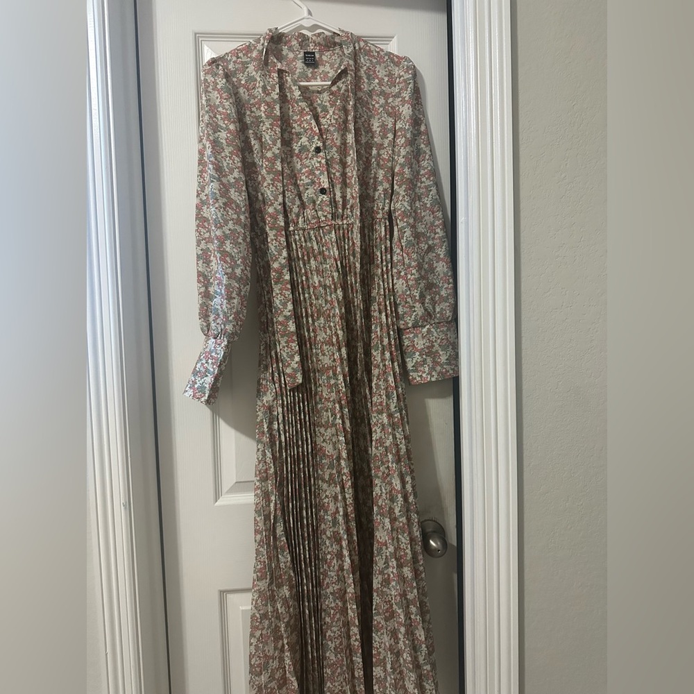 Floral Long Sleeve neck tie dress
